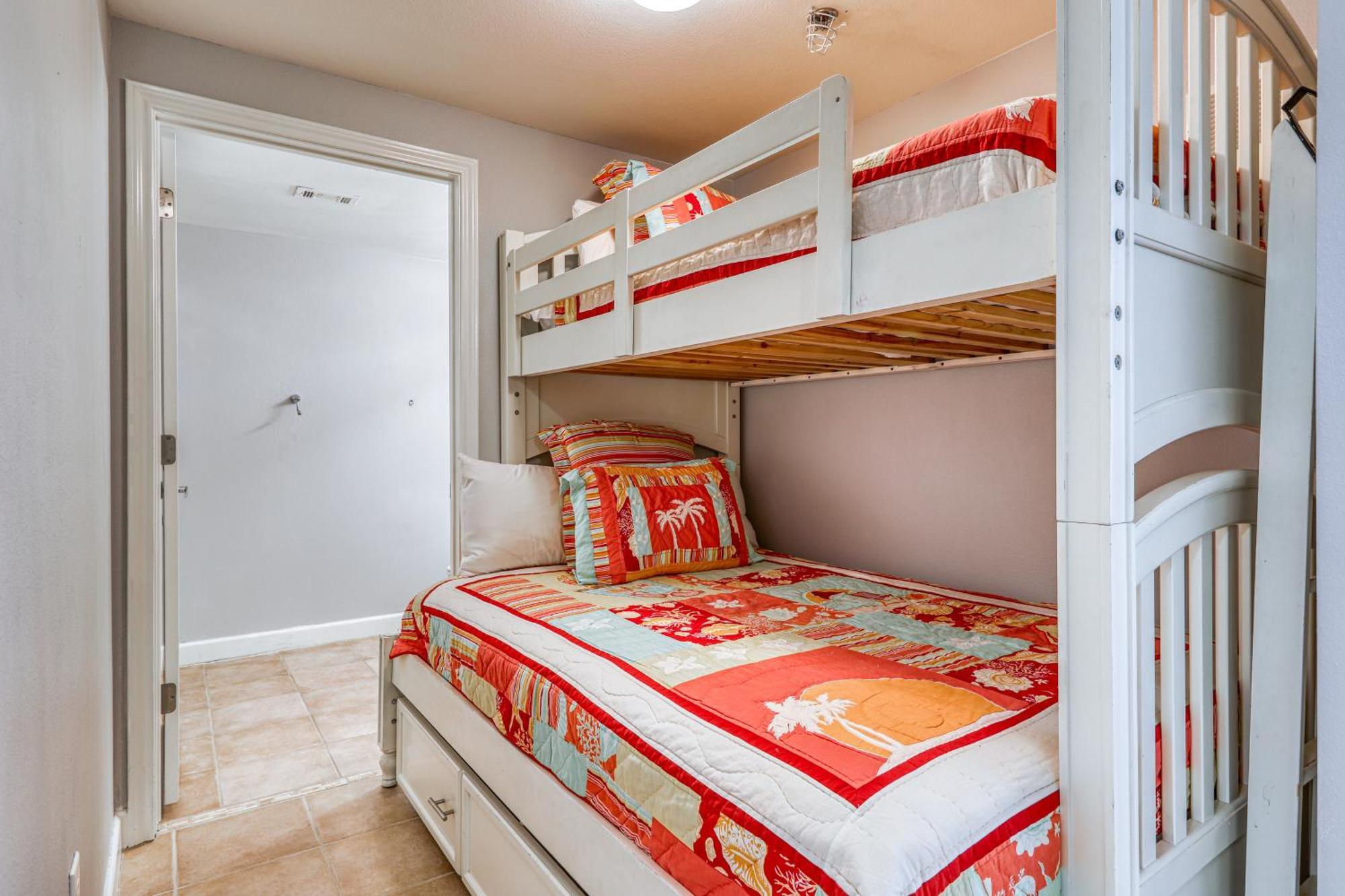 Shores Of Panama Resort By Vacasa Panama City Beach Room photo