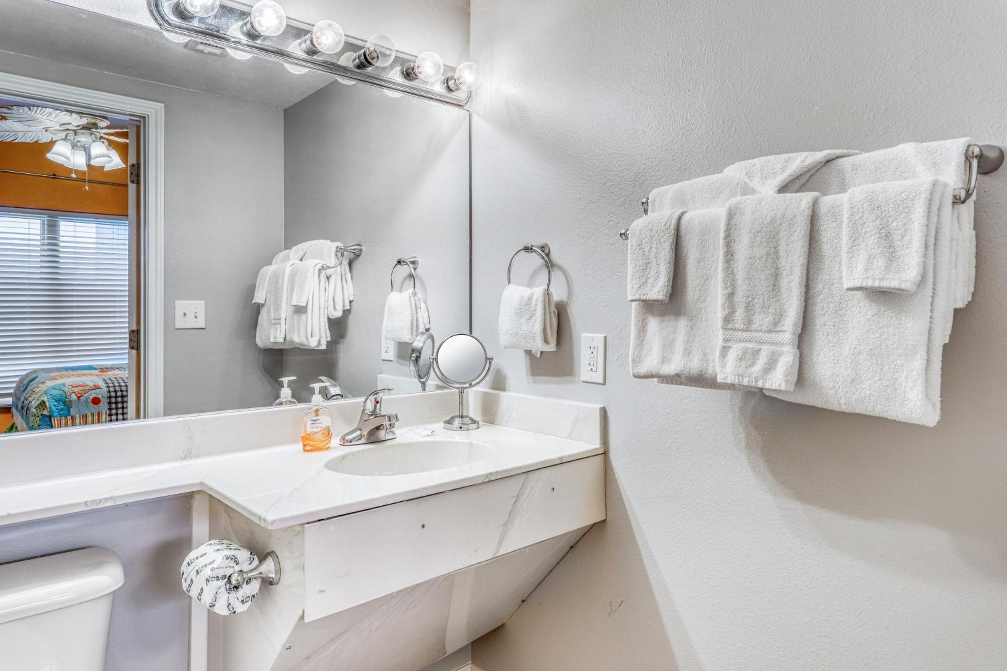 Shores Of Panama Resort By Vacasa Panama City Beach Room photo