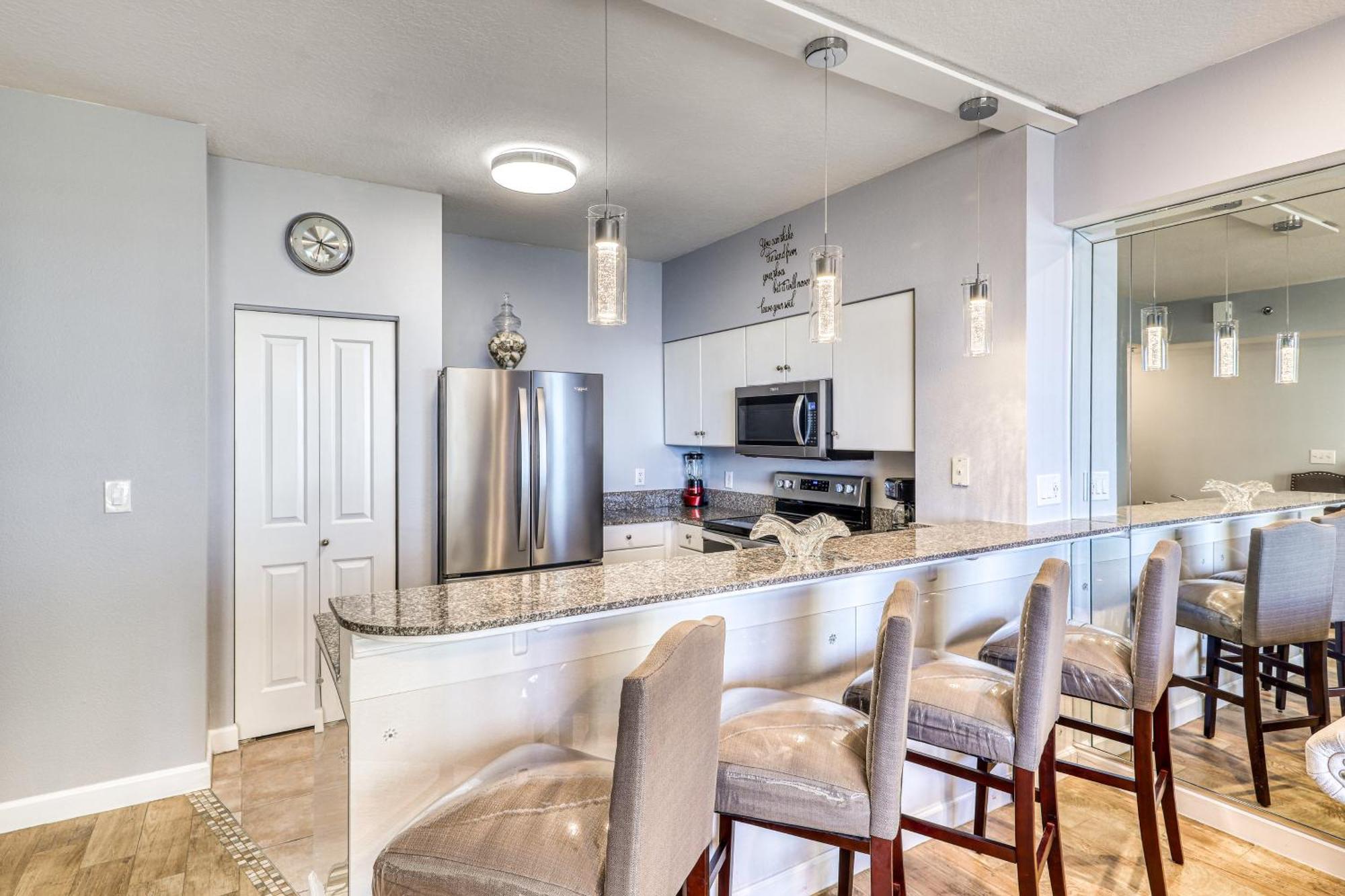 Shores Of Panama Resort By Vacasa Panama City Beach Room photo